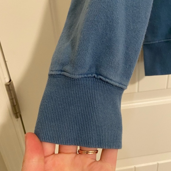 NWOT Uniqlo Disney kid’s blue Mickey Mouse‎ crewneck limited edition 11-12 years - Picture 3 of 7